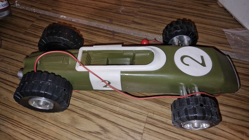 Wyścigówka, duża, brak jakichkolwiek oznak użycia