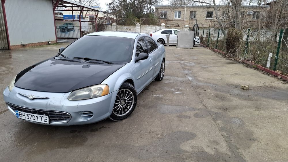 Крайслер себрик 2001 року 
Клас авто для молодого хлопця дає класні  ємоцій
Обмен на Лачетті або Форд або 
Мазда 6 або придложіть свої варіанти
Реальному тільки ватцап 
Пишіть у ватцаб
Але є  нюанс по світлу треба заміна гетарм на світло і дирка в порогі 
Резина зима місяць тому поставив 
Ось це все нове поставив два тижня тому 1.Рульовий наконечник и наперед комплект
2. Пальники наружних шрусов 2шт.
3.стойки стабилизатора передниє 2шт.
Пальники рульовой рейки 
4. речах шаровой  лівий передний нижний
5.Саліблоки на верхних речагах передниє 4 шт
6. Задний подшипник левий 
7. Задниє колодки
8. Реставрация супартов задних з двух сторон
Коврики нові 
Пишіть мені у приватні повідомлення!!!
Тачка на ходу!!!
Або Пишіть у ватцаб!!!