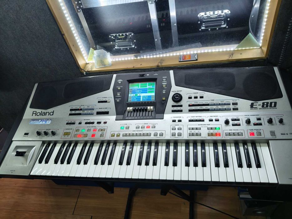 Teclado Roland E-80