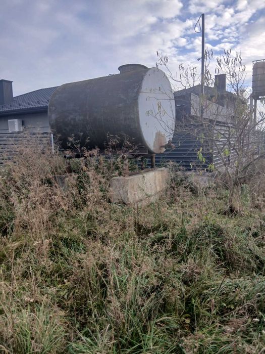 Резервуар 10 м³ (бочка) для ПММ/води у хорошому стані + блоки