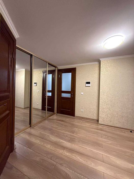 Продам добротний будинок на Агропереробці, з гаражем і ділянкою!