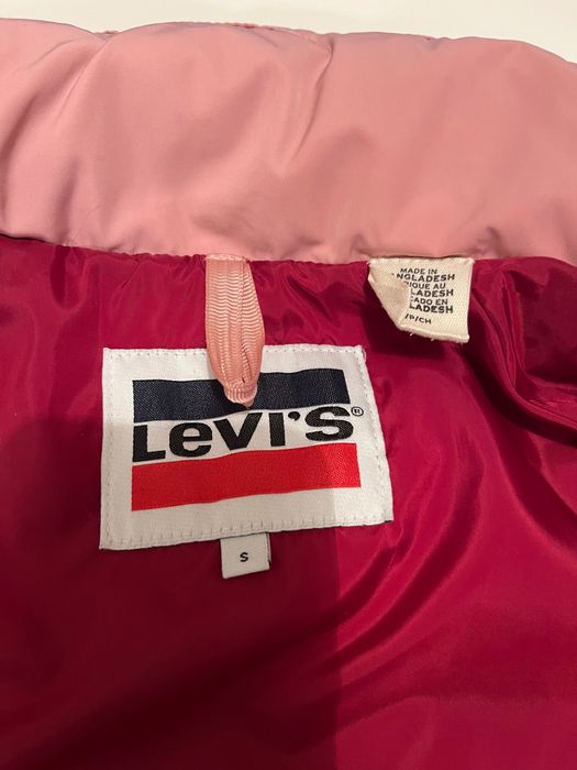 Kurtka puchowa pudrowy róż Levis S
