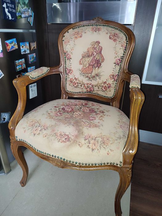 Fotel w stylu ludwikowskim