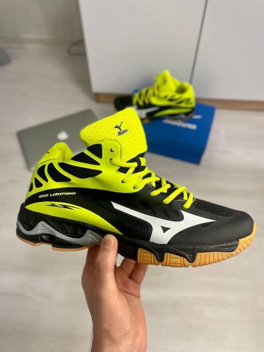 Волейбольні кросовки Mizuno