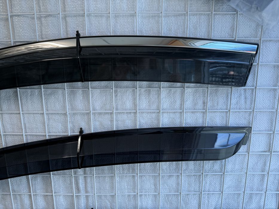 Вітровики / Ветровики / Дефлектори вікон з хромовою смужкою