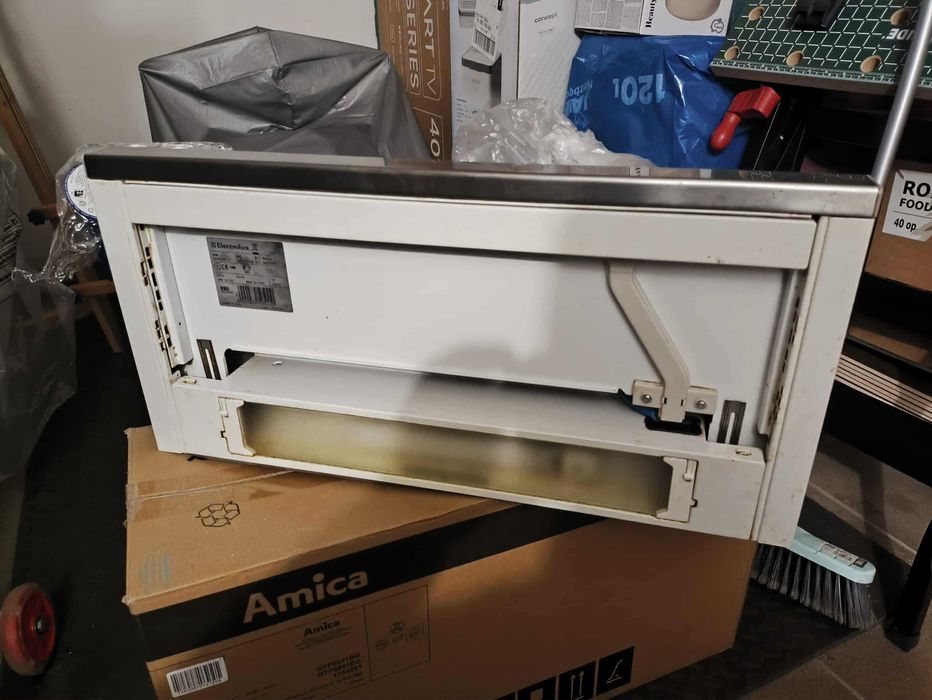 Okap podszafkowy teleskopowy ELECTROLUX EFP636X INOX + akcesoria - brak filtrów tłuszczu - w pełni sprawny