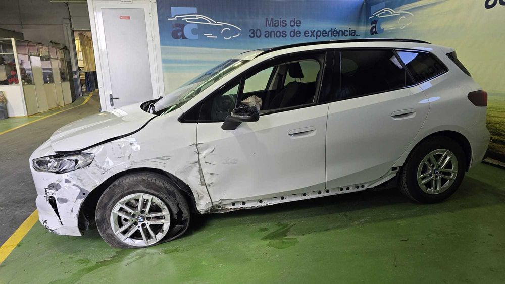 BMW 218d Active Tourer Auto  -  Salvado