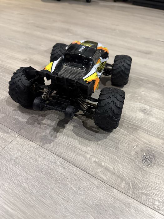 Продам мощную безщёточную RC-машинку 16102 Pro со скоростью 70+ км/ч.