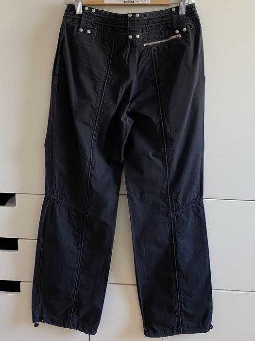 Czarne spodnie materiałowe DKNY