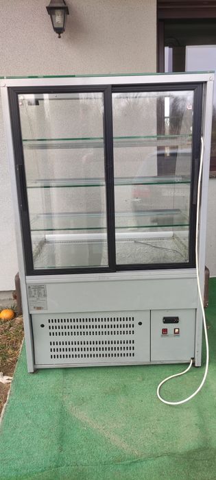 Witryna cukiernicza Estera