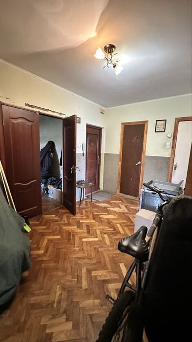 Продаж 4-х кімн квартири вул. Коломийська