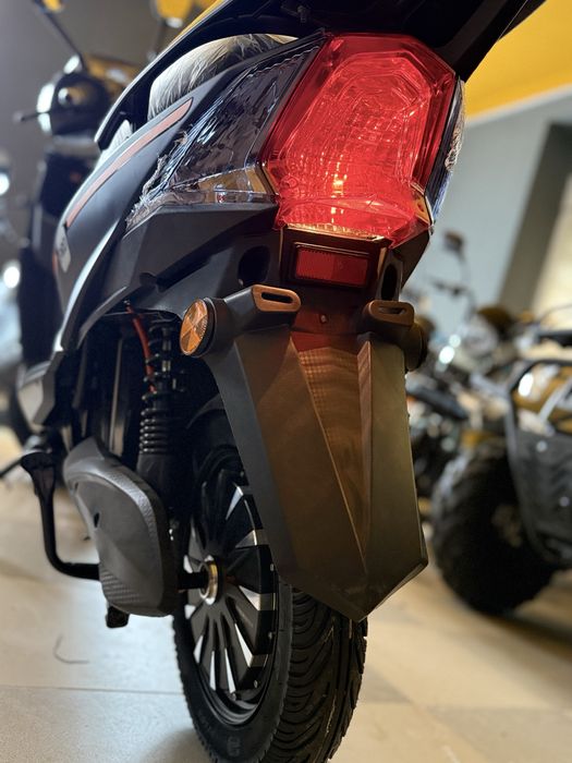 Електроскутер Aerox Pro LFP БЕЗКОШТОВНА доставка