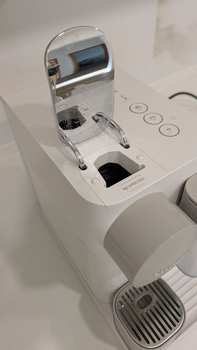 Máquina de Café - Nespresso Lattissima One Evo EN510.W Branco
