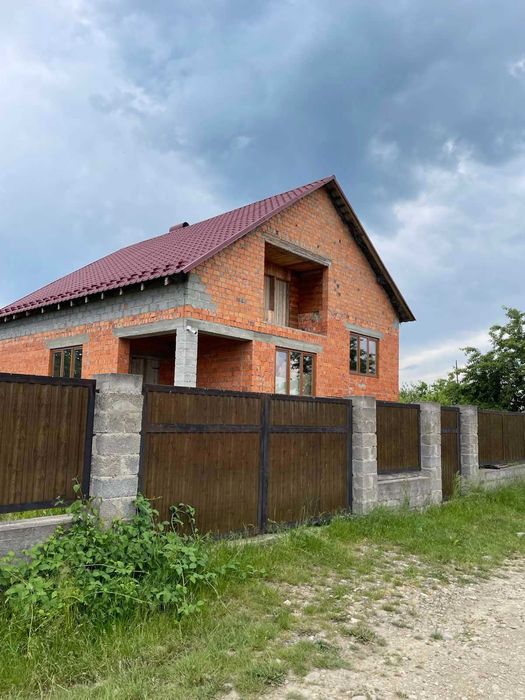 Продається будинок в смт. Буштино