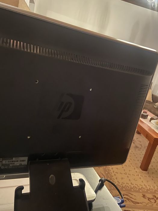 Monitor HP w1907s de 19 polegadas com cabo VGA, a funcionar perfeitamente507114576874711041
