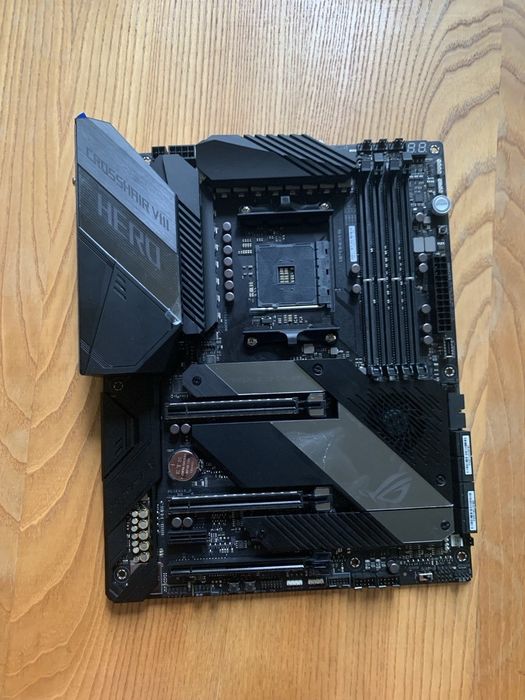 Asus ROG CROSSHAIR VIII Hero  WIFI X570 AM4 Ryzen 3000-5000