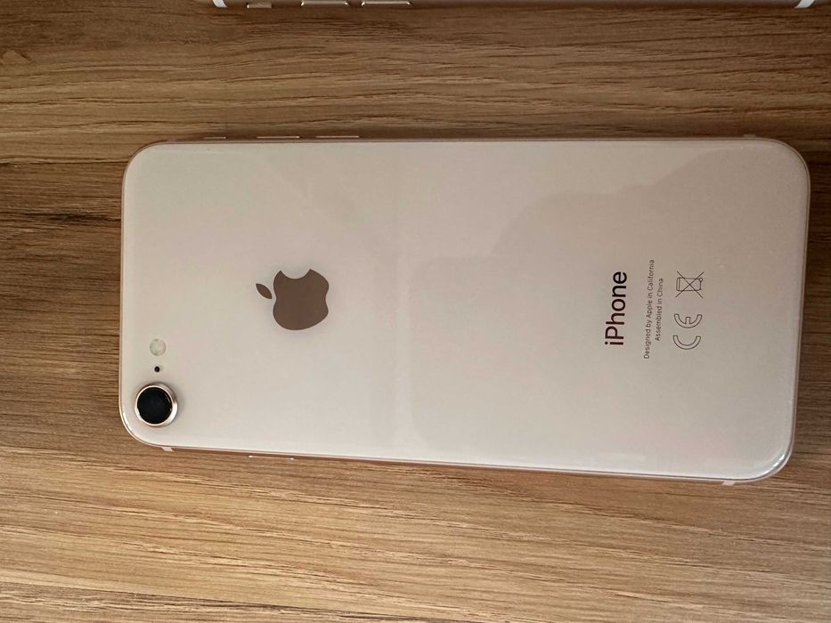 IPHONE 7, 8 gold