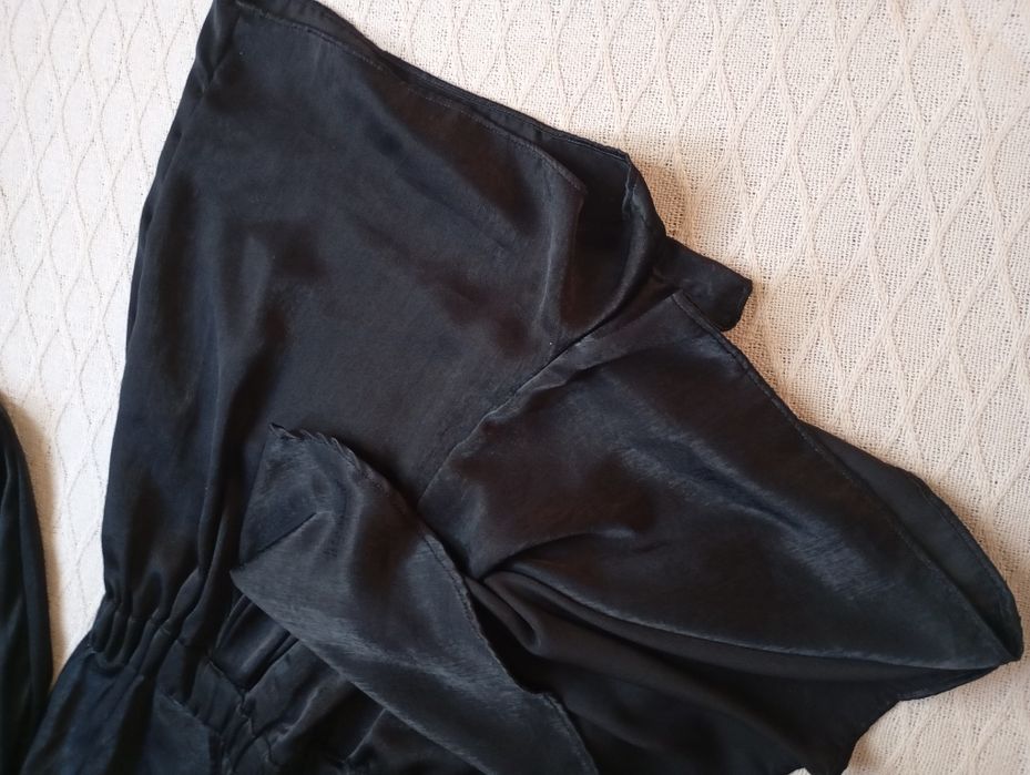 ZARA XS czarny elegancki satynowy kombinezon
