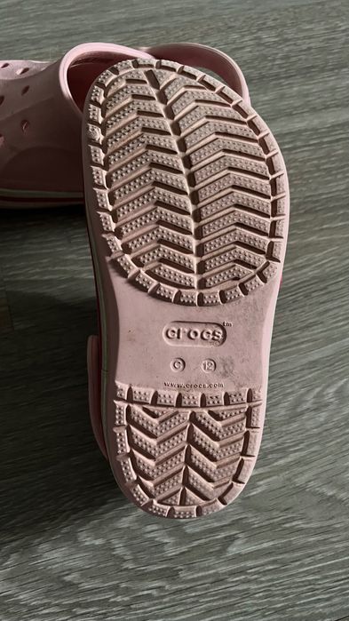 Продам крокси на дівчинку.