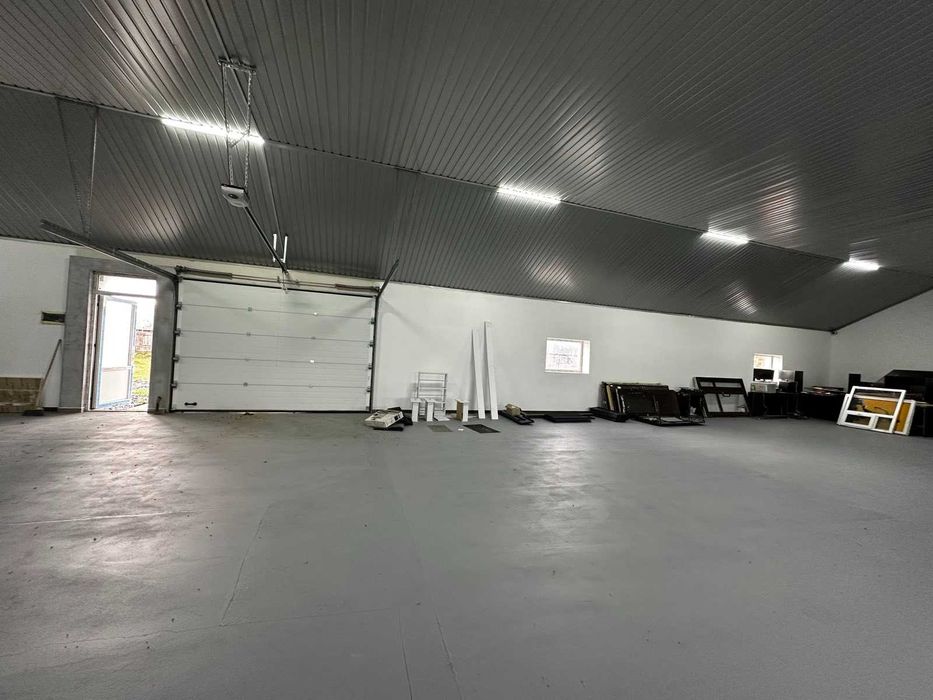 Продається комерційне приміщення в смт. Буштино