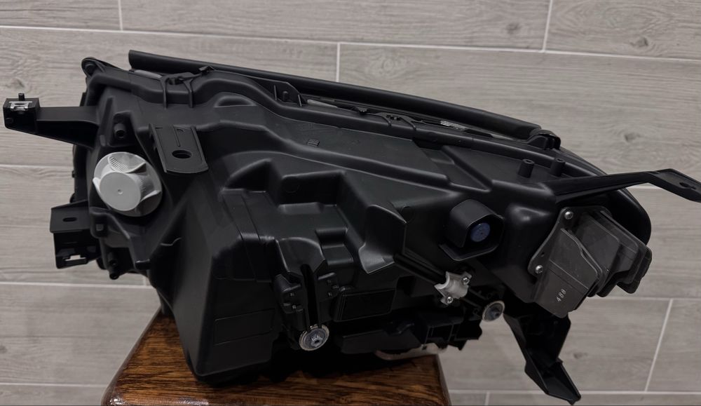 Фара права Toyota Land Cruiser 300 ОРИГІНАЛ !