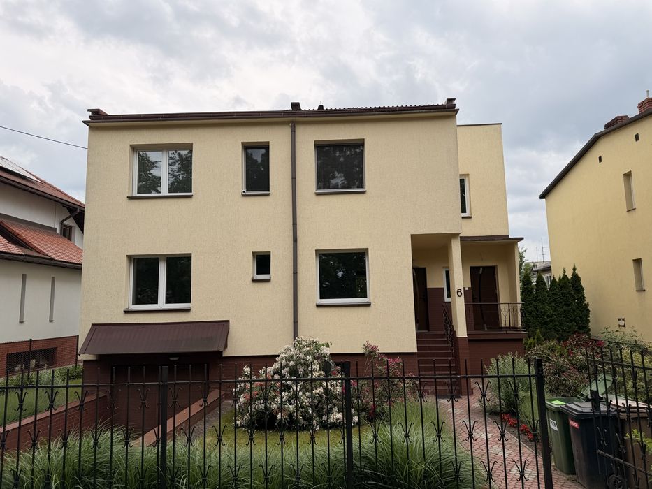 Dom wolnostojący z dwoma wejściami w centrum, 242m2 z ogrodem