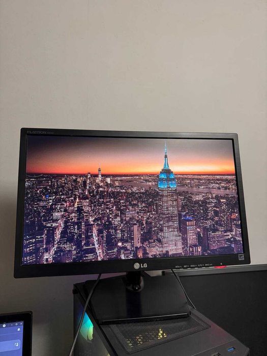 Монітор 21.5ʼ LG Flatron E2242T/1920x1080 FullHD/VGA/DVI