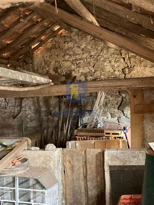 Casa Típica Portuguesa com Terreno de 6346m2