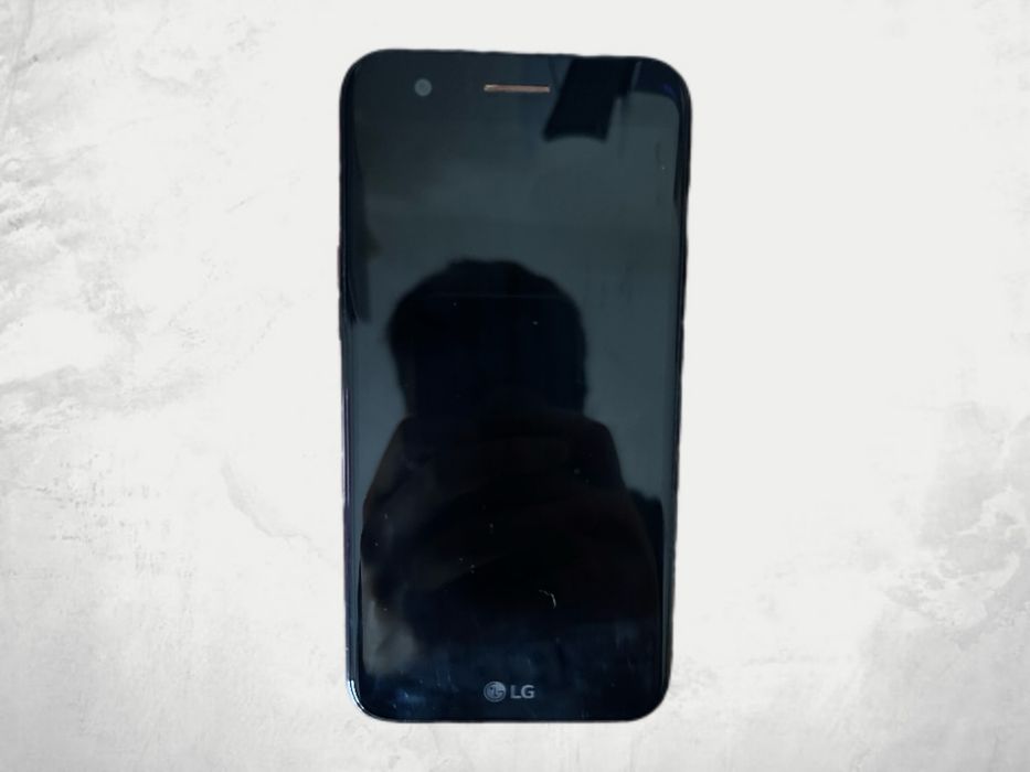Telefon LG czarny