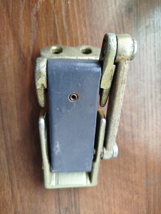 Петля задньої двері ford transit