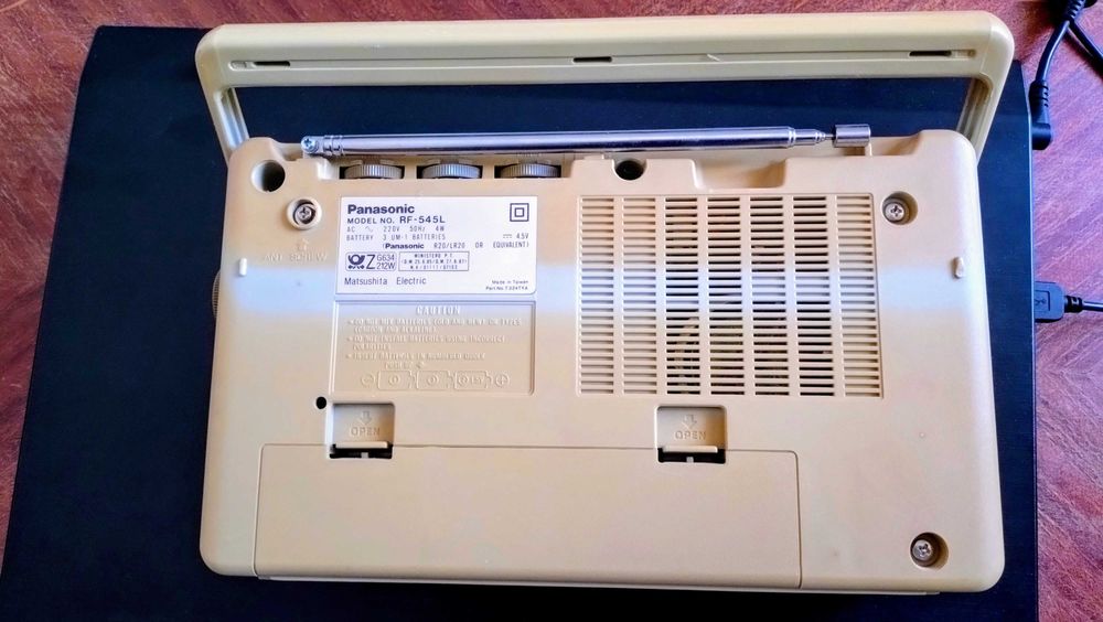 Radio Portatil Panasonic RF-545L FM/LW/MW