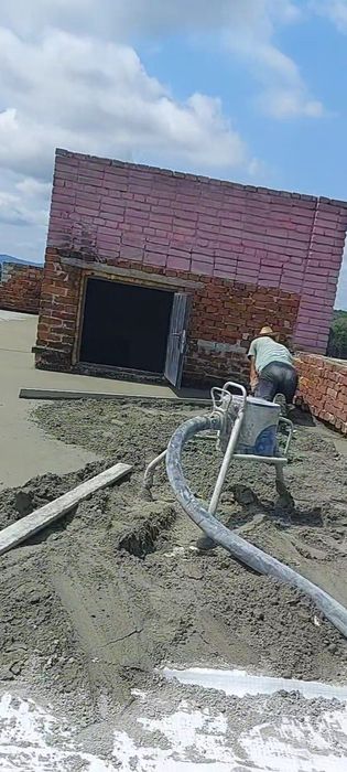 Напівсуха стяжка