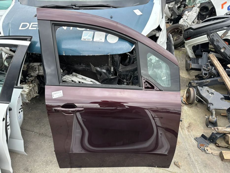 Porta Frente Direita Mercedes Classe T do ano 2022