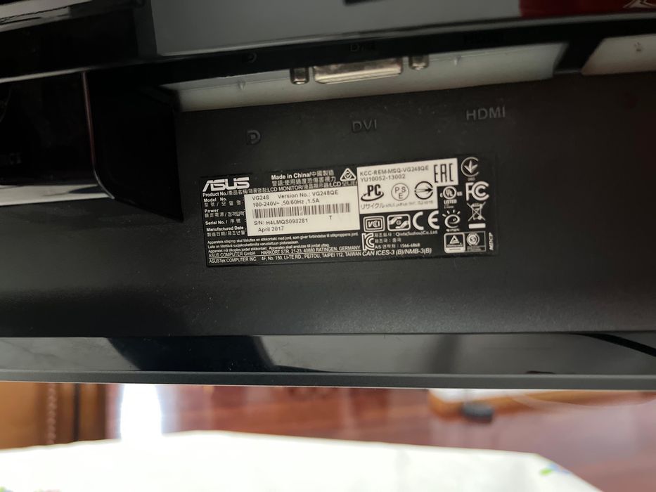 Monitor gaming ASUS 144 Hz - 24 polegadas