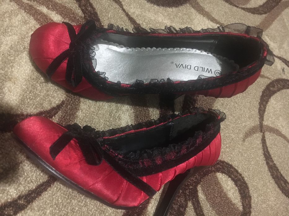 Туфельки дівчачі