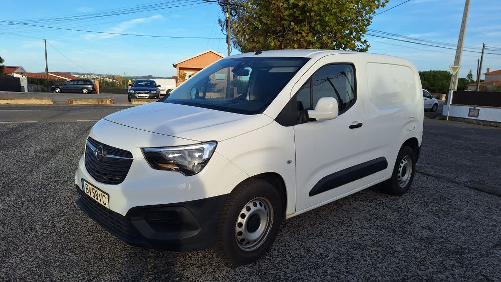 Opel Combo 1.5D - 2020 iva dedutivel