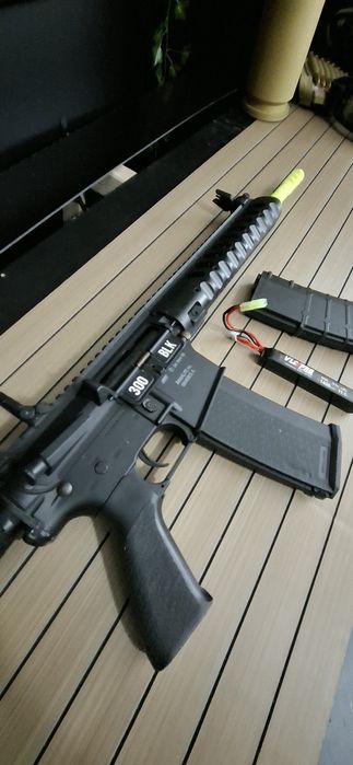 Airsoft replica AEG Elétrica bateria nova, carregador novo