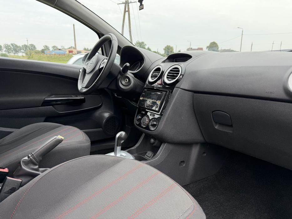 Opel Corsa D 1,2 16 v  ,, AUTOMAT ALUFELGI 17 CALI ,,