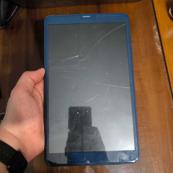 Кнопочные Телефоны и Планшет Nomi Ultra 4