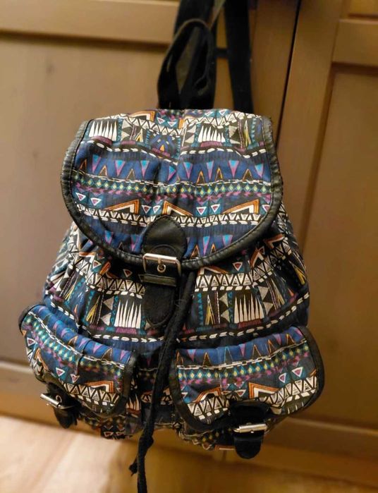 Plecak z wzorami etnicznymi