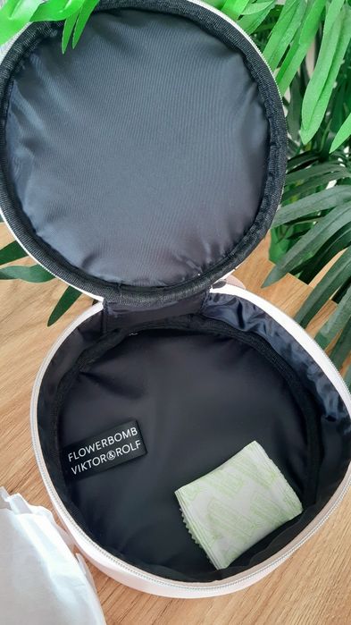Viktor & Rolf Flowerbomb designerska kosmetyczka kuferek pudrowy róż