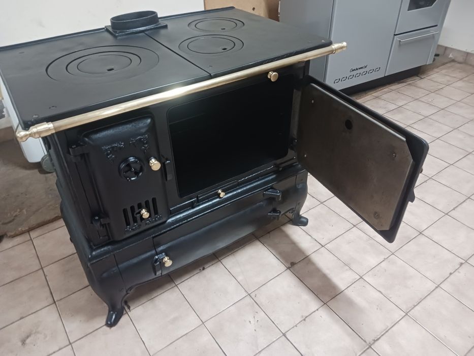 Fogao de lenha em ferro fundido cif 9 em usado  bom estado