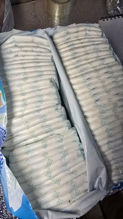 Памперсы/Підгузки 
.