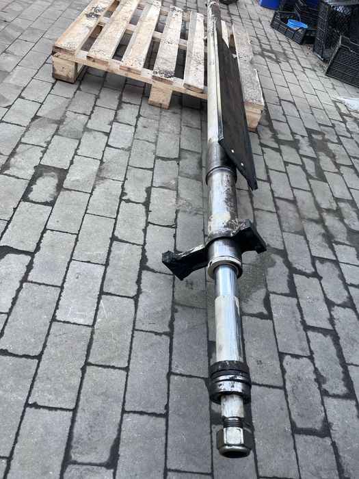 Siłownik Manitou MLT 840