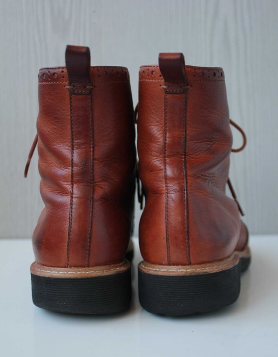 Демисезонные ботинки на шнуровке из натуральной кожи