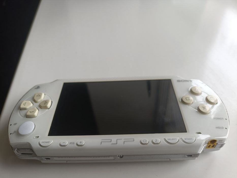 Ігрова приставка Sony PSP 2000