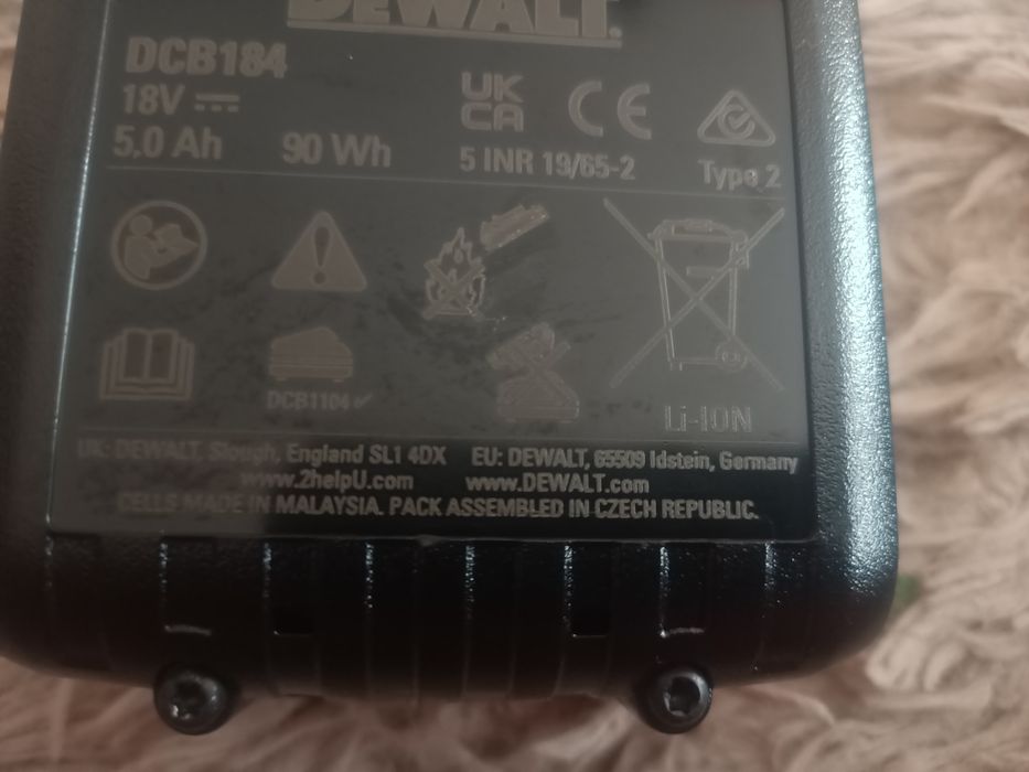 NOWA oryginalna bateria 18v5ah  DeWalt DCB184