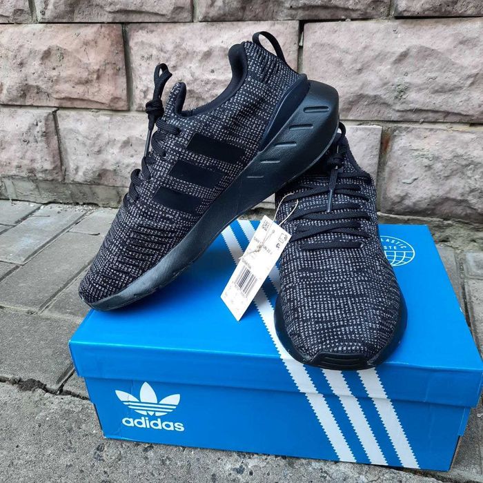 Кросівки для хлопчика Adidas Swift Run22  38