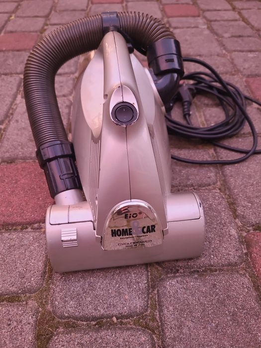 Mały odkurzacz EIC Cyclopower 1000 z rolką
