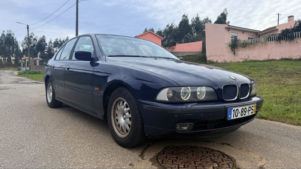 BMW   520i   e39
